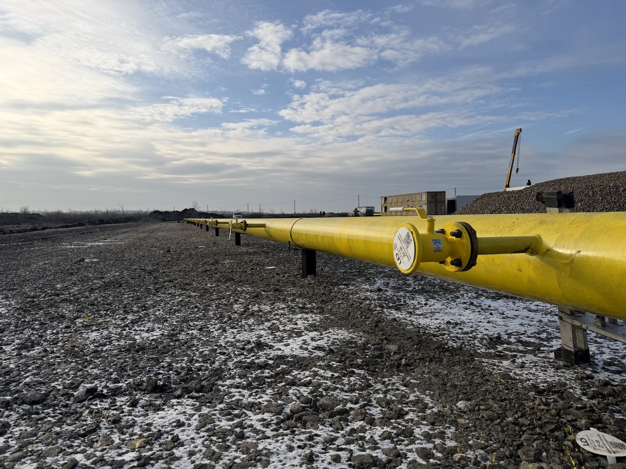 Строительство газопровода на Рыбушанском месторождении, декабрь 2025 — площадка будущего энергоцентра FastMine